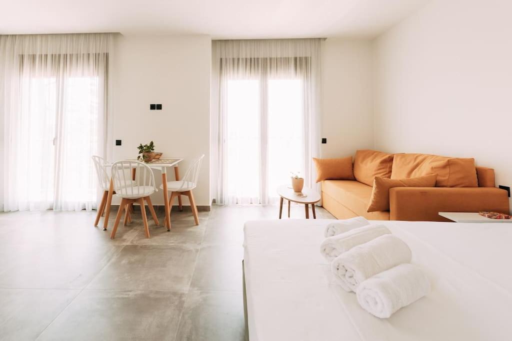 Glamorous Studio Near Center Ираклион Экстерьер фото
